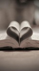 Coeur avec pages de livre