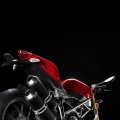 Ducati Streetfighter rouge - 750x1334