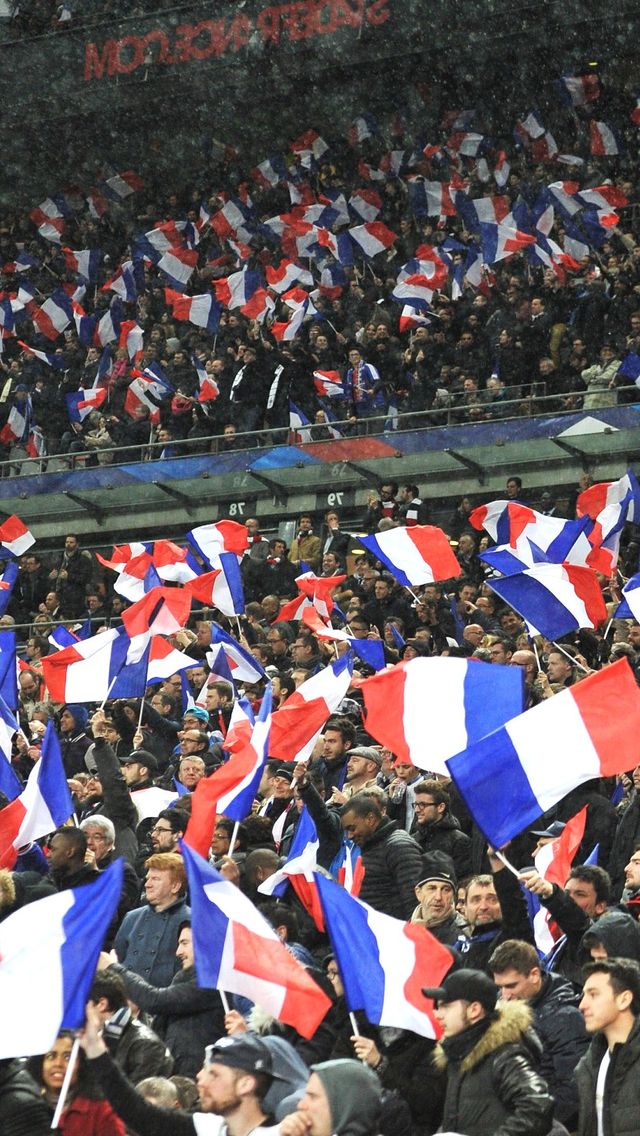 Football supporters équipe de France 640x1136.jpg